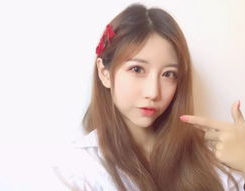 jiin小姐姐,时尚潮流的引领者，魅力四射的时尚偶像